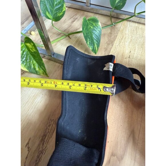 Kids Vizari Orange Soccer Shin Guards – Size M - Picture 6 of 9